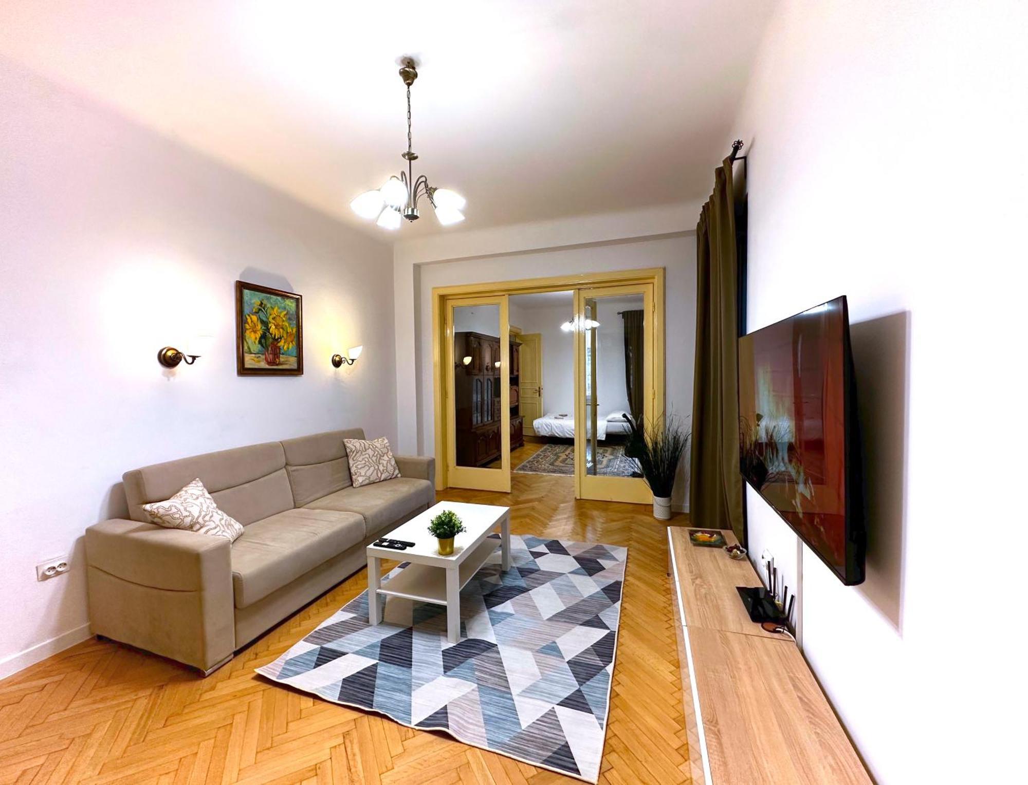 Ultracentral Apartment 4 Rooms - Old City Center -120 Square Meters - Bucareste Exterior foto