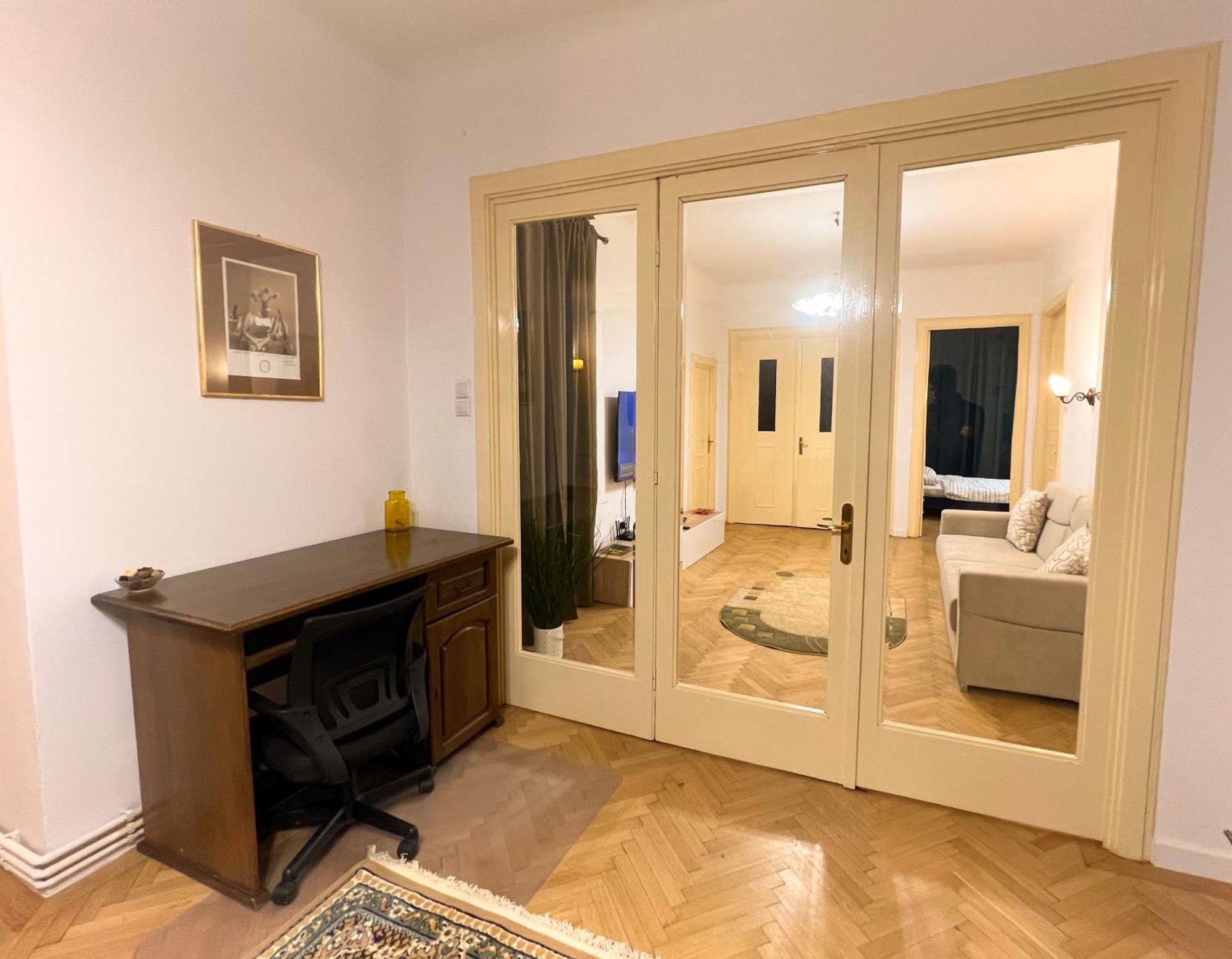 Ultracentral Apartment 4 Rooms - Old City Center -120 Square Meters - Bucareste Exterior foto