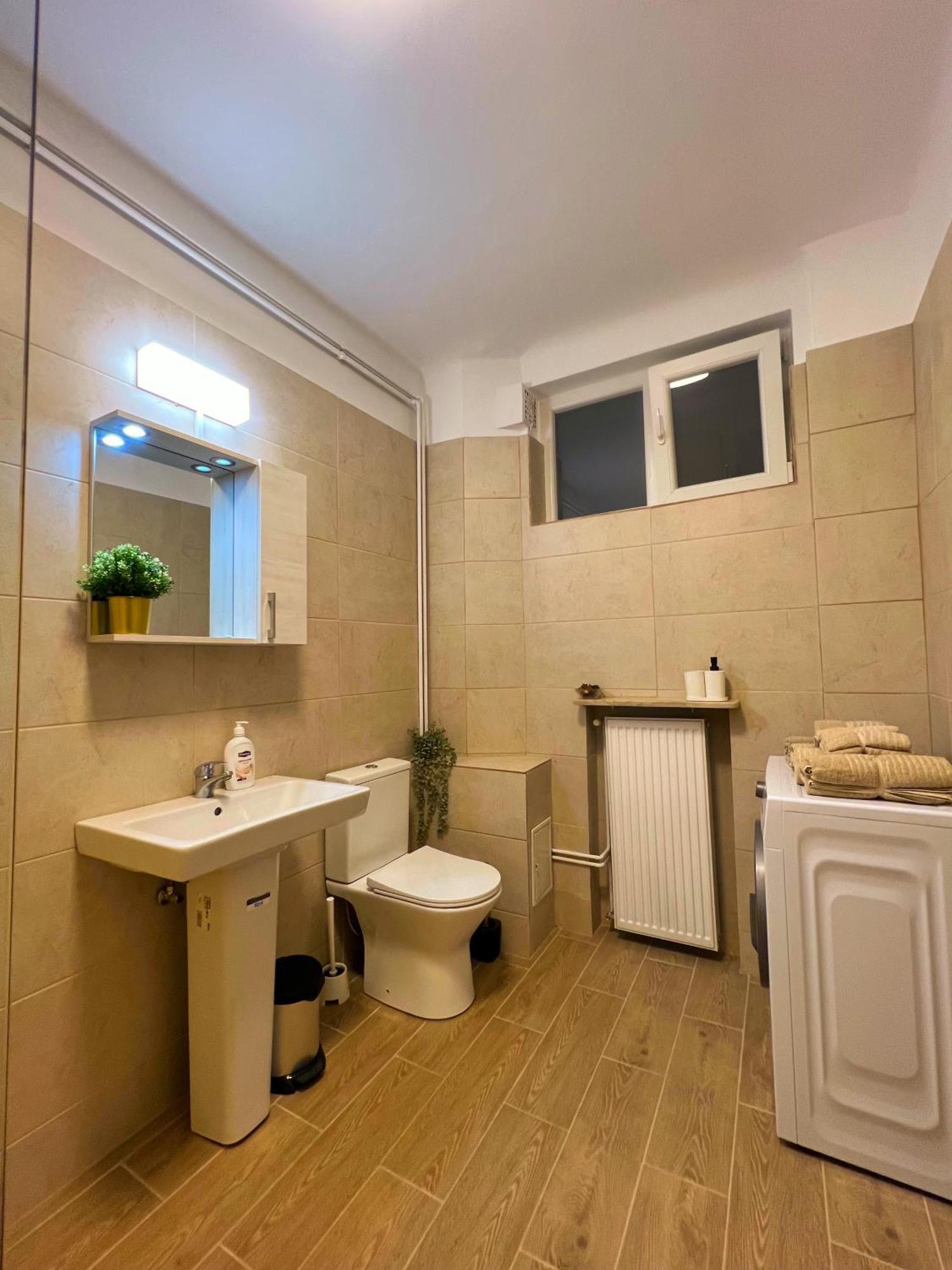 Ultracentral Apartment 4 Rooms - Old City Center -120 Square Meters - Bucareste Exterior foto